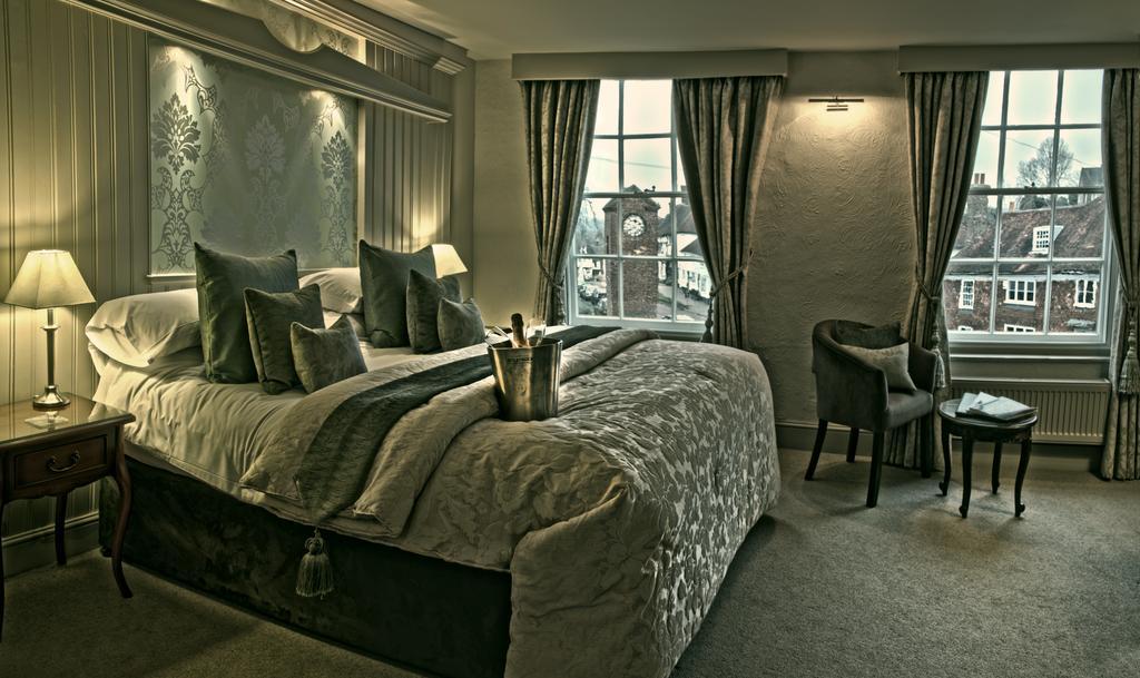 The George Inn Робертсбридж Номер фото